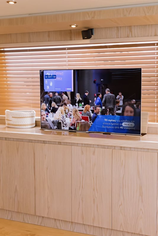 TV and accommodation on board of Star Link